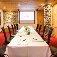 Отель Sport & Wellness Hotel San Gian St Moritz Швейцария, Санкт-Мориц - отзывы, цены и фото номеров - забронировать отель Sport & Wellness Hotel San Gian St Moritz онлайн помещение для мероприятий фото 2