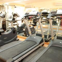Отель Al Liwan Suites фитнесс-зал фото 2