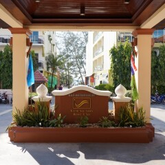 Отель Karon Sea Sands Resort & Spa парковка