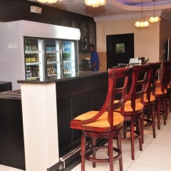Owu Crown Hotel гостиничный бар