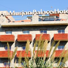 Al Murjan Palace Hotel с домашними животными