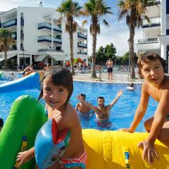 Апартаменты Pins Platja Apartments бассейн
