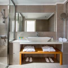 Отель Anamnesis Spa Luxury Apartments Греция, Остров Санторини - отзывы, цены и фото номеров - забронировать отель Anamnesis Spa Luxury Apartments онлайн ванная