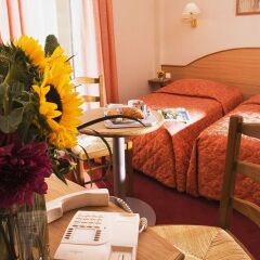 Отель Hôtel Londres Saint Honoré в номере