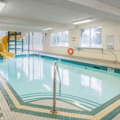 Отель Comfort Inn & Suites University Канада, Калгари - отзывы, цены и фото номеров - забронировать отель Comfort Inn & Suites University онлайн бассейн фото 3