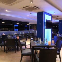 Отель Absolute Twin Sands Resort & Spa гостиничный бар