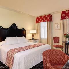 Отель French Quarter Inn комната для гостей фото 5