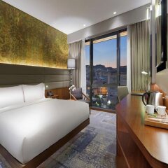 DoubleTree by Hilton Hotel Istanbul - Piyalepasa Турция, Стамбул - 3 отзыва об отеле, цены и фото номеров - забронировать отель DoubleTree by Hilton Hotel Istanbul - Piyalepasa онлайн комната для гостей фото 4