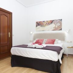 Отель Hostal Vazquez De Mella Испания, Мадрид - отзывы, цены и фото номеров - забронировать отель Hostal Vazquez De Mella онлайн комната для гостей фото 5
