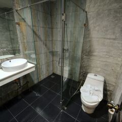 Отель Baan PhuAnda Phuket Таиланд, Пхукет - отзывы, цены и фото номеров - забронировать отель Baan PhuAnda Phuket онлайн ванная фото 2