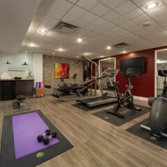 Отель Executive Hotel Cosmopolitan Toronto Канада, Торонто - отзывы, цены и фото номеров - забронировать отель Executive Hotel Cosmopolitan Toronto онлайн фитнесс-зал