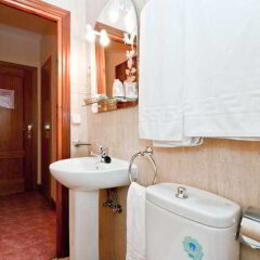 Отель Hostal Oporto Испания, Мадрид - 2 отзыва об отеле, цены и фото номеров - забронировать отель Hostal Oporto онлайн ванная фото 2