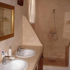 Отель Гостевой дом Riad Mandalay Марокко, Марракеш - отзывы, цены и фото номеров - забронировать отель Гостевой дом Riad Mandalay онлайн ванная