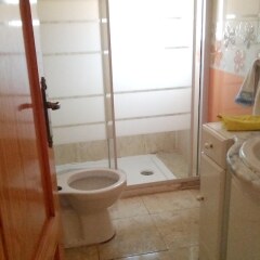 Отель House With 2 Bedrooms in Ciudad Real Испания, Сьюдад-Реаль - отзывы, цены и фото номеров - забронировать отель House With 2 Bedrooms in Ciudad Real онлайн ванная фото 2