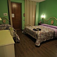 Отель B&B Il Giardino Dei Limoni Монтекассино сейф в номере