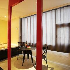 K City Hotel в номере