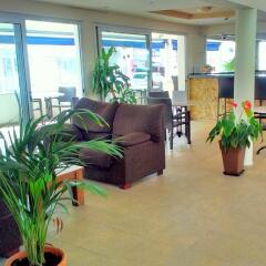 Daphne Hotel Apartments интерьер отеля