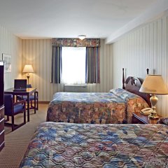 Отель Quality Hotel & Suites Канада, Шербрук - отзывы, цены и фото номеров - забронировать отель Quality Hotel & Suites онлайн комната для гостей фото 2