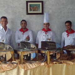 Отель Al Amer Chalet 2 гостиничный бар