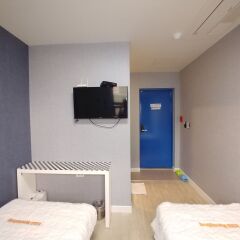 Отель Road Myeongdong Guesthouse Южная Корея, Сеул - отзывы, цены и фото номеров - забронировать отель Road Myeongdong Guesthouse онлайн сейф в номере