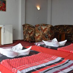 Отель Neon Guest Rooms Болгария, Шумен - отзывы, цены и фото номеров - забронировать отель Neon Guest Rooms онлайн удобства в номере