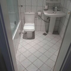 Отель Voyager Bed & Breakfast Сербия, Нови Сад - отзывы, цены и фото номеров - забронировать отель Voyager Bed & Breakfast онлайн ванная фото 2