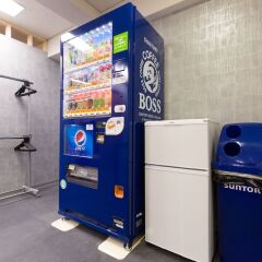 81's Inn Fukuoka - Hostel банкомат