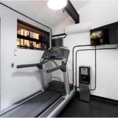 Hotel MX aeropuerto фитнесс-зал
