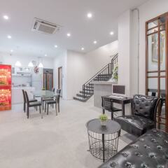 Tiny Taladnoi Hostel Бангкок гостиничный бар