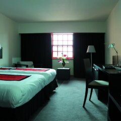 Отель Radisson Blu Edinburgh сейф в номере