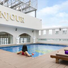 Отель Bonjour Nha Trang Hotel Вьетнам, Нячанг - отзывы, цены и фото номеров - забронировать отель Bonjour Nha Trang Hotel онлайн бассейн фото 3