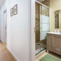 Отель Sweet Inn Apartments Rato Португалия, Лиссабон - отзывы, цены и фото номеров - забронировать отель Sweet Inn Apartments Rato онлайн ванная фото 2