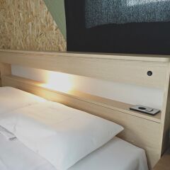 Отель MOSC Guesthouse сейф в номере