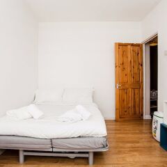 Отель Riverside Cutty Sark 2 Bedroom Retreat Лондон комната для гостей