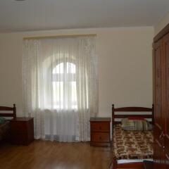 Troitse-Sergiev Varnitskiy monastery - Hostel Ростов Великий комната для гостей