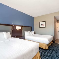 Hotel 1550 in San Bruno, United States of America from 130$, photos, reviews - zenhotels.com guestroom