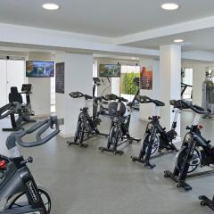 Отель Sol House Costa del Sol фитнесс-зал