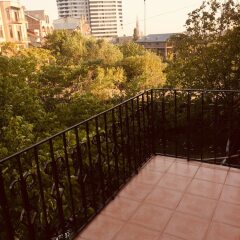 Bloor Hotel балкон