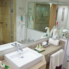 Copacabana Beach Hotel Acapulco ванная