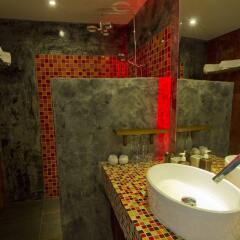 Отель Beluga Boutique Hotel Таиланд, Самуи - отзывы, цены и фото номеров - забронировать отель Beluga Boutique Hotel онлайн ванная