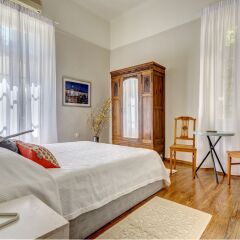 Отель Neoclassical apartment next to Acropolis Греция, Афины - отзывы, цены и фото номеров - забронировать отель Neoclassical apartment next to Acropolis онлайн комната для гостей фото 2