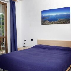 Отель Camping Garden Tourist Манерба-дель-Гарда комната для гостей фото 2