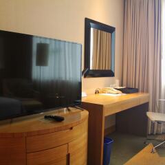 Отель Four Points by Sheraton Shenzhen Китай, Шэньчжэнь - отзывы, цены и фото номеров - забронировать отель Four Points by Sheraton Shenzhen онлайн удобства в номере фото 2