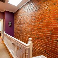 Отель Modernized Dc Rowhome In City-Center Вашингтон фото 3