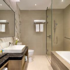 Отель Hyatt Place Shanghai Hongqiao CBD Китай, Шанхай - отзывы, цены и фото номеров - забронировать отель Hyatt Place Shanghai Hongqiao CBD онлайн ванная фото 2