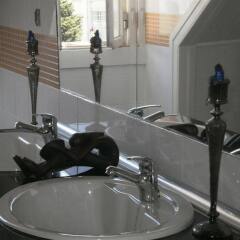 Go Hostel Lisbon Лиссабон ванная