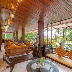 Отель Club Bamboo Boutique Resort & Spa бассейн фото 2