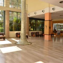 Отель California Palace фитнесс-зал фото 2