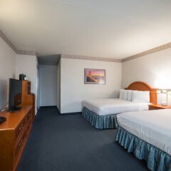 Отель Nob Hill Motor Inn комната для гостей фото 13