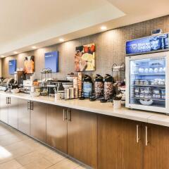 Отель Comfort Inn Montréal Aéroport Канада, Монреаль - отзывы, цены и фото номеров - забронировать отель Comfort Inn Montréal Aéroport онлайн питание фото 2